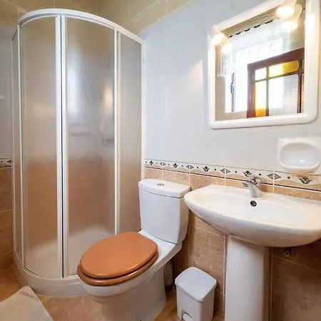 Ferienhaus 4 Bedroom Holiday With Private Pool *