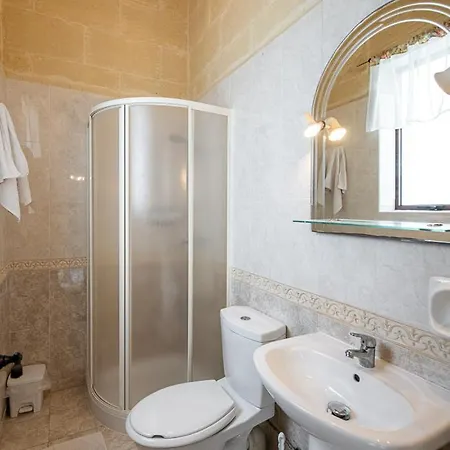 4 Bedroom Holiday With Private Pool Holiday home Xewkija