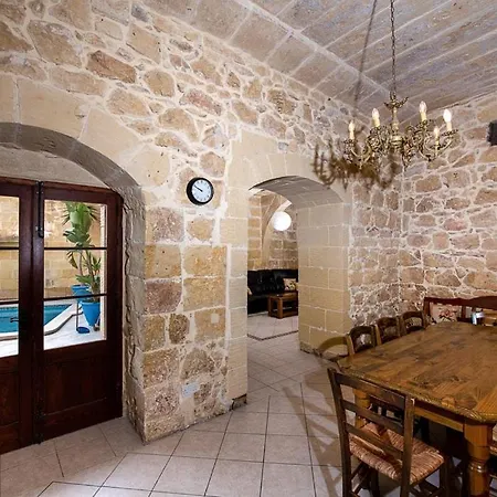 4 Bedroom Holiday With Private Pool Xewkija