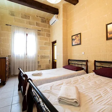 4 Bedroom Holiday With Private Pool Holiday home
